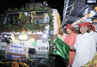 प्रधानमंत्री श्री नरेन्द्र मोदी ने बांसवाड़ा से किया उदयपुर सिटी – चंडीगढ़ – उदयपुर सिटी स्पेशल रेल सेवा का शुभारंभ— अजमेर से मंत्री श्री सुरेश सिंह रावत ने दिखाई हरी झंडी