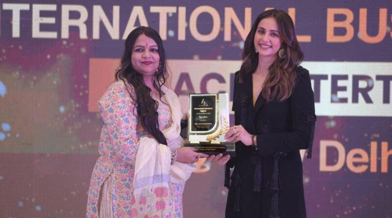 आईटी विशेषज्ञ अल्पा विजय को रकुल प्रीत ने किया सम्मानित