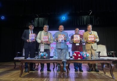 पत्रकार सामाजिक सरोकारों से जुड़ कर सकारात्मक पत्रकारिता के माध्यम से समाज को नई दिशा दिखाने का काम करें : वासुदेव देवनानी