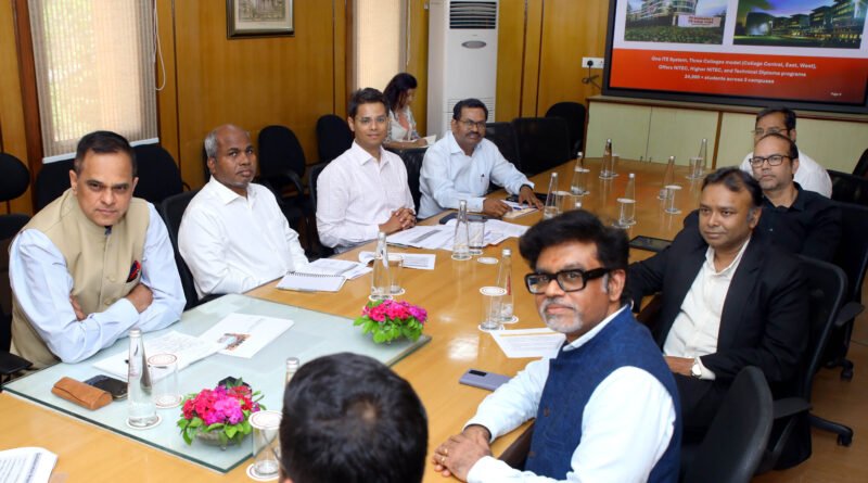 कौशल विकास को उद्योगों से जोड़ने पर जोर, युवाओं के लिए नए अवसर होंगे तैयार : श्रीनिवास