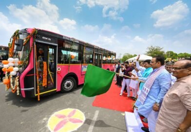 मुख्यमंत्री भजनलाल शर्मा ने जयपुर को 29 और भीलवाड़ा को 18 ई बसों की दी सौगात