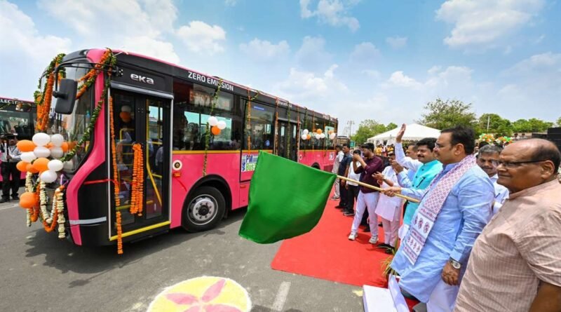 मुख्यमंत्री भजनलाल शर्मा ने जयपुर को 29 और भीलवाड़ा को 18 ई बसों की दी सौगात