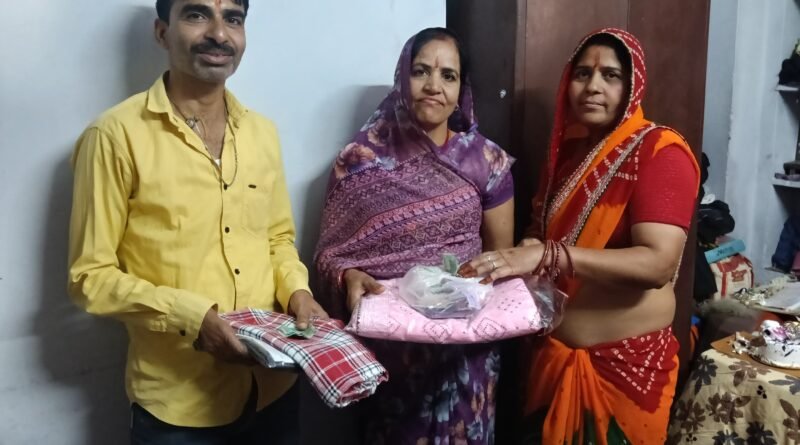 सोमवती अमावस्या एवं पुरुषोत्तम मास पूर्ण होने पर श्रद्धालुओं ने किया दान-पुण्य