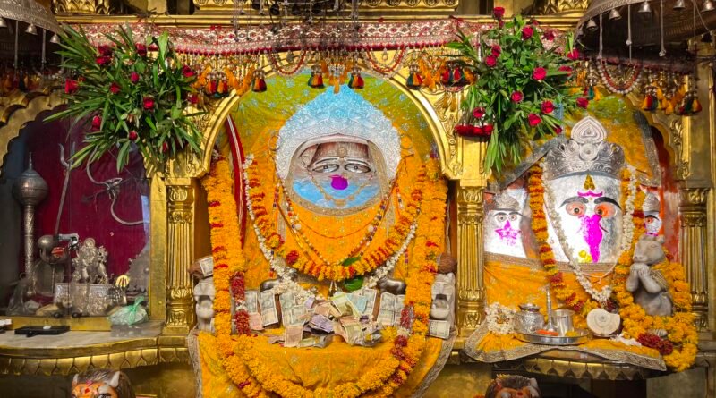 चौथ माता मंदिर में उमड़ा आस्था का सैलाब, फूल बंगला झांकी बनी आकर्षण का केंद्र
