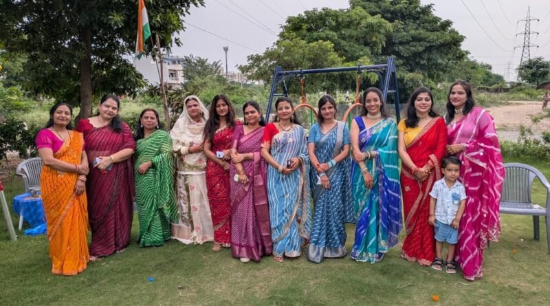 टाउन स्क्वायर द्वितीय में लहरिया महोत्सव, दम्पत्तियों ने जमकर किया नृत्य