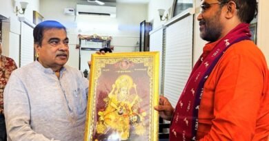 विविध राजनीतिक हस्तियों ने पंडित राजकुमार शर्मा से की मुलाकात