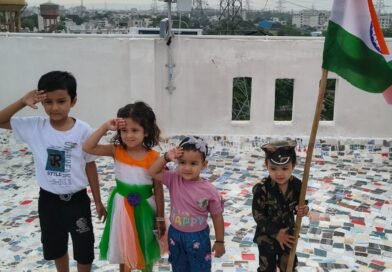 टाउन स्क्वायर द्वितीय में हर्षोल्लास से मनाया 80 वां स्वतंत्रता दिवस, समिति कार्यकारिणी ने किया झंडारोहण