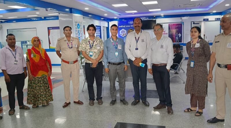 बैंक कर्मचारियों ने मांगों को लेकर बैज लगाकर किया विरोध प्रदर्शन, 28 से 30 सितंबर तक रहेगी अखिल भारतीय बैंक हड़ताल
