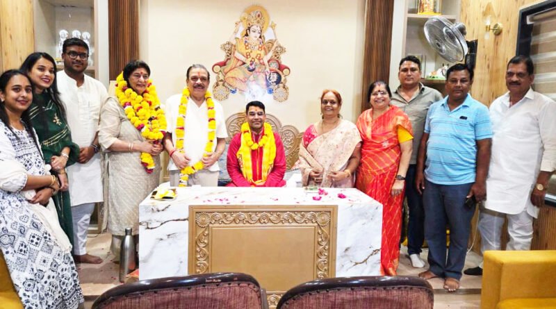 नवरात्रि पर मृत्युंजय महादेव सद्गुरु आश्रम पहुंचे फिल्म अभिनेता गोविंद नामदेव